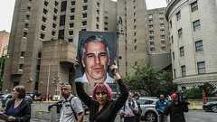 トランプ政権、「エプスタイン・ファイル」めぐり手のひら返し MAGA猛反発