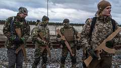 ウクライナ侵攻で【憲法9条は死んだ】のか?「リアルなリベラル」に脱皮するための議論をしよう|FINDERS