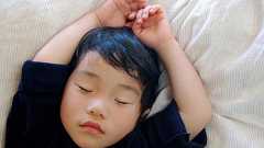 寝かしつけの悩みが解決! 子どもが自分からベッドへ行く〇〇な方法とは? | ダ・ヴィンチWeb