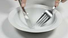 最後まで平常心が保てる人はたぶん悟りの境地 イライラシーンだらけの「世界一スッキリしない動画」がキツい | ねとらぼ