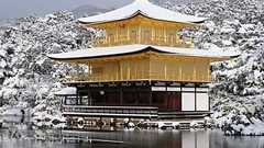 【画像】「京都に移って6年目。夢だった雪化粧の金閣寺が見れた!」 雪化粧した京都の美しさがすごい! : 登山ちゃんねる