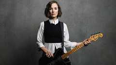 現代屈指のギターアイコン、マーガレット・グラスピーが語る「生々しさ」の美学 | Rolling Stone Japan(ローリングストーン ジャパン)