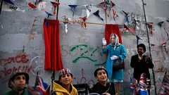 バルフォア宣言100年、バンクシーが英外交の「謝罪パーティー」開催 パレスチナ