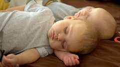 なぜ朝なかなか起きられないのか&遅くまで寝ているのかという理由・原因を科学的に説明