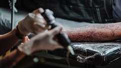 禁じられた韓国タトゥー業界、秘められた世界の内側 摘発・罰金・秘密