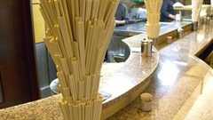 そそり立つ“割りばしタワー”、「南海そば」の人気の理由 : お料理速報