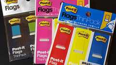 ポスト・イットのディスペンサーを読みかけの本に直接つける