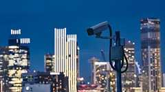 中国政府がスマホ追跡や顔認識などを駆使し抗議者を追跡し自宅を特定、大規模な監視が裕福な都市の中流階級の人々に向けられたのは初めて