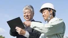 優柔不断なリーダーはやたらと「情報」を集め、決断力のあるリーダーは「○○」を重視する。