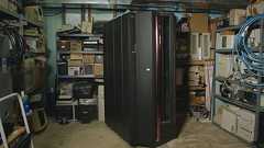 18歳の大学生が重量1トンのIBM製メインフレームを購入してみたらどうなったのか?