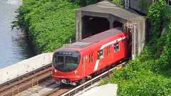 「丸ノ内線 = 地下鉄」なのに、思いっきり「地上」を走っている理由 | Merkmal(メルクマール)