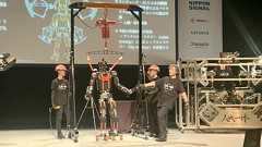 JR西「人型重機」の人機一体、2足歩行ロボで新展開