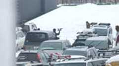 【報道・ヤラセ】 テレビ朝日スタッフがエサをまいて猿をわざわざ呼んでいた…近所のホテルが激怒してブログで公開→ネットで祭りに : 痛いニュース(ノ∀`)