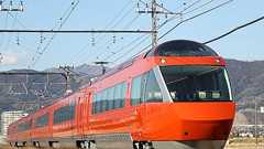 「ロマンスカー」なぜ小田急の“専売特許”に? 昔はたくさんあった他社のロマンスカーが消えたワケ | 乗りものニュース