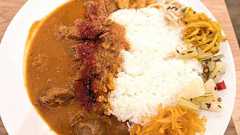 専門店「モチヅキカレー」(秋葉原)で「ポークビンダルーHOT+アチャール」 : ◆毎日カレー◆と★タイ料理★ by エスニカン