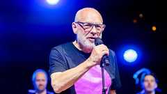 「超富裕層に課税せよ」ブライアン・イーノ、経済格差と政治腐敗に物申す | Rolling Stone Japan(ローリングストーン ジャパン)