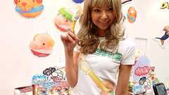 つまむ以外のオリジナル機能も搭載、手を汚さずポテトチップスを食べる専用ツール「ポテチの手」