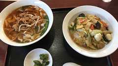 安くてデカ盛り 山梨 吉祥 ランチ 刀削麺セット 台湾刀削麺+中華飯 - 詐欺師自由人(仮)