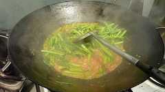 中華料理のデリバリー車が盗難にあうも…「なんだって?犯人が配達を続けてる!?」 : らばQ