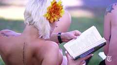 「女性だけ乳首を隠すのはおかしい」ということで公衆の面前で乳首をさらす「Free the Nipple」