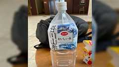 大学などによくいる「2Lの水を持ち歩いている人」はガチでなんなの→さまざまな理由が挙がるが、やはり「コスパがいい」に集約される?