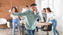 「もうみんな避難していますよ!」本当に日本人の避難指示に有効だった - ナゾロジー