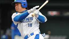 “グラウンドの孔明”西武・佐藤友亮。34歳で現役引退し、次の天職へ――。(中村計)