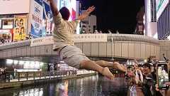 「もう飛び込むのは結構」「反省」 阪神優勝で話題、「道頓堀ダイバー」たちに聞いた「やめるべき理由」