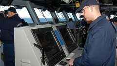 米海軍がミサイル駆逐艦のタッチスクリーンを廃止、その理由とは?