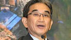 「対中強硬派」として知られる垂秀夫・前駐中国大使、秘かに中国出身女性のマンションに通う“二重生活”疑惑 母子と“もう一つの家族”を築く現場をキャッチ