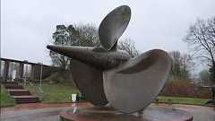 Kiel(🇩🇪)に行ったら係員さんに「日本人?」って聞かれて、なんで分かったのか聞いてみたら「何故か日本人だけは月に1,2人は来るんだよ〜」→「同業者がww」