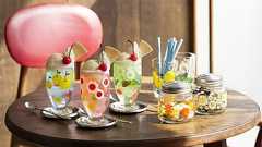 ”おじさん上層部”の反対を押し切って発売 約2年で44万個売れた「プリントグラス」のヒットの理由とは?