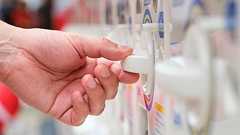 単なる「ブーム」ではない カプセルトイ専門店が爆増する背景にある「コスパ」の正体