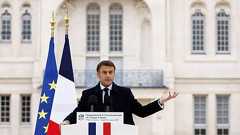 マクロン氏、仏語の「ジェンダーニュートラル化」に反対