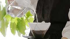 テクニックいらずでOK!初心者必見のドリッパー『MUGEN』を使ってみた | コーヒーと、暮らそう。 UCC COFFEE MAGAZINE