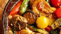 “特製カレーだれ”を使えば煮込まず15分ですぐおいしい! 大人気カレー店「camp」の野菜を食べるカレーレシピ | ダ・ヴィンチWeb