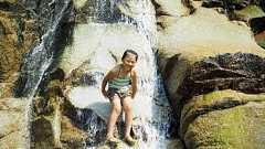 山のなかにある天然のウォータースライダー