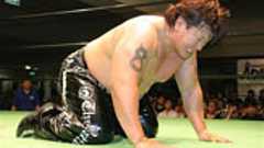 【三沢さん急死】 最後の試合でバックドロップを放った斎藤選手、三沢さんの遺影に涙の土下座 : 痛いニュース(ノ∀`)