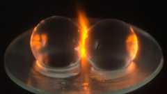 「ブドウを電子レンジでチンするとプラズマが発生する」という現象の原因がついに明らかに