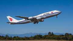 ボーイング、中国国際航空に747-8納入 旅客型はアジア初