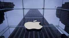 輝き失ったアップル株、AI製品での出遅れに投資家は我慢の限界