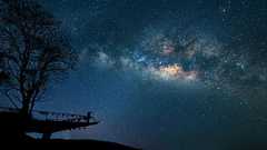 人工衛星が増えすぎて宇宙望遠鏡の画像の大半が汚染される可能性があるとNASAが警告