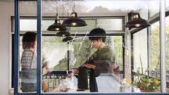 あえて高校に行かず15歳で「コーヒーショップ」を構えた少年 - イーアイデム「ジモコロ」