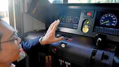 最初は女声、危険迫れば男声 JR西が運転士向け新装置:朝日新聞デジタル