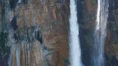 ネットに時間を使いすぎると人生が破壊される。人生を根底から豊かで納得のいくものにしてくれる良書25冊を紹介-分裂勘違い君劇場