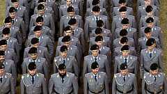 欧州最強軍目指すドイツ、「徴兵くじ引き制」を検討 連立政権内で論争