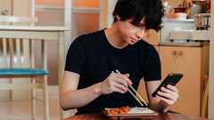 日本の若者「本当は結婚したい」のにできない真因