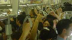 「女性のそばに立たない」「両手でつり革をつかむ」…痴漢えん罪を回避する5つの極意 : 痛いニュース(ノ∀`)