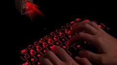 レーザーで机に描くキーボード『マジックキューブ』ついに日本初上陸! 先行予約受付開始|ガジェット通信 GetNews