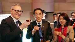 首相、能登復興願いNYでPR 輪島塗で日本酒を試飲 | 共同通信